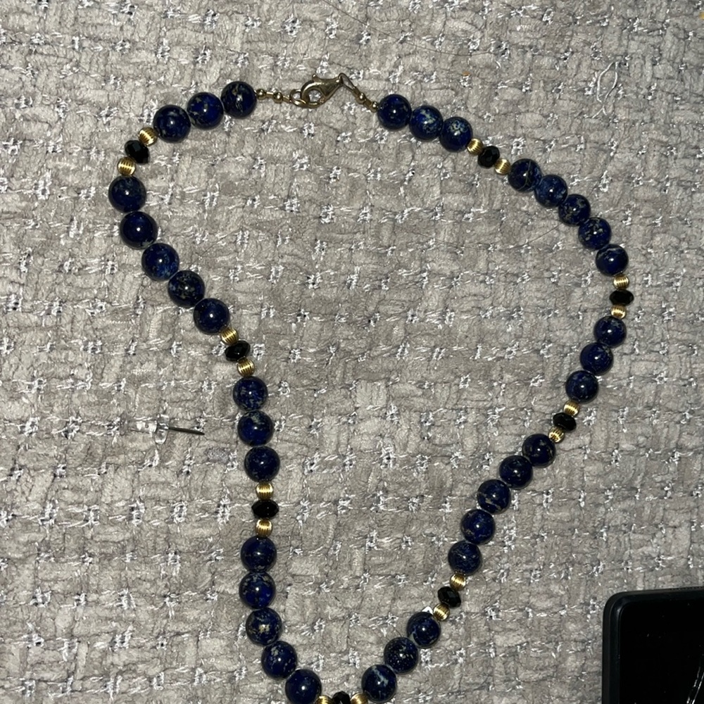 Sold stones made on gold beads